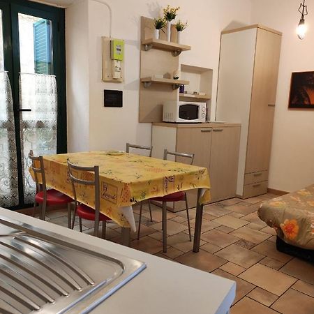 Bilocale Nella Vecchia Citta' Di Mentone Apartman Kültér fotó