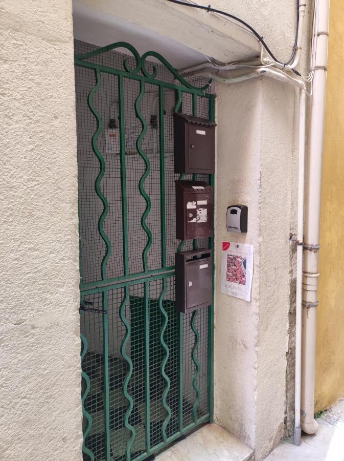 Bilocale Nella Vecchia Citta' Di Mentone Apartman Kültér fotó
