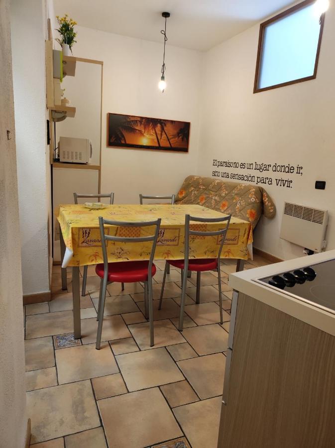 Bilocale Nella Vecchia Citta' Di Mentone Apartman Kültér fotó